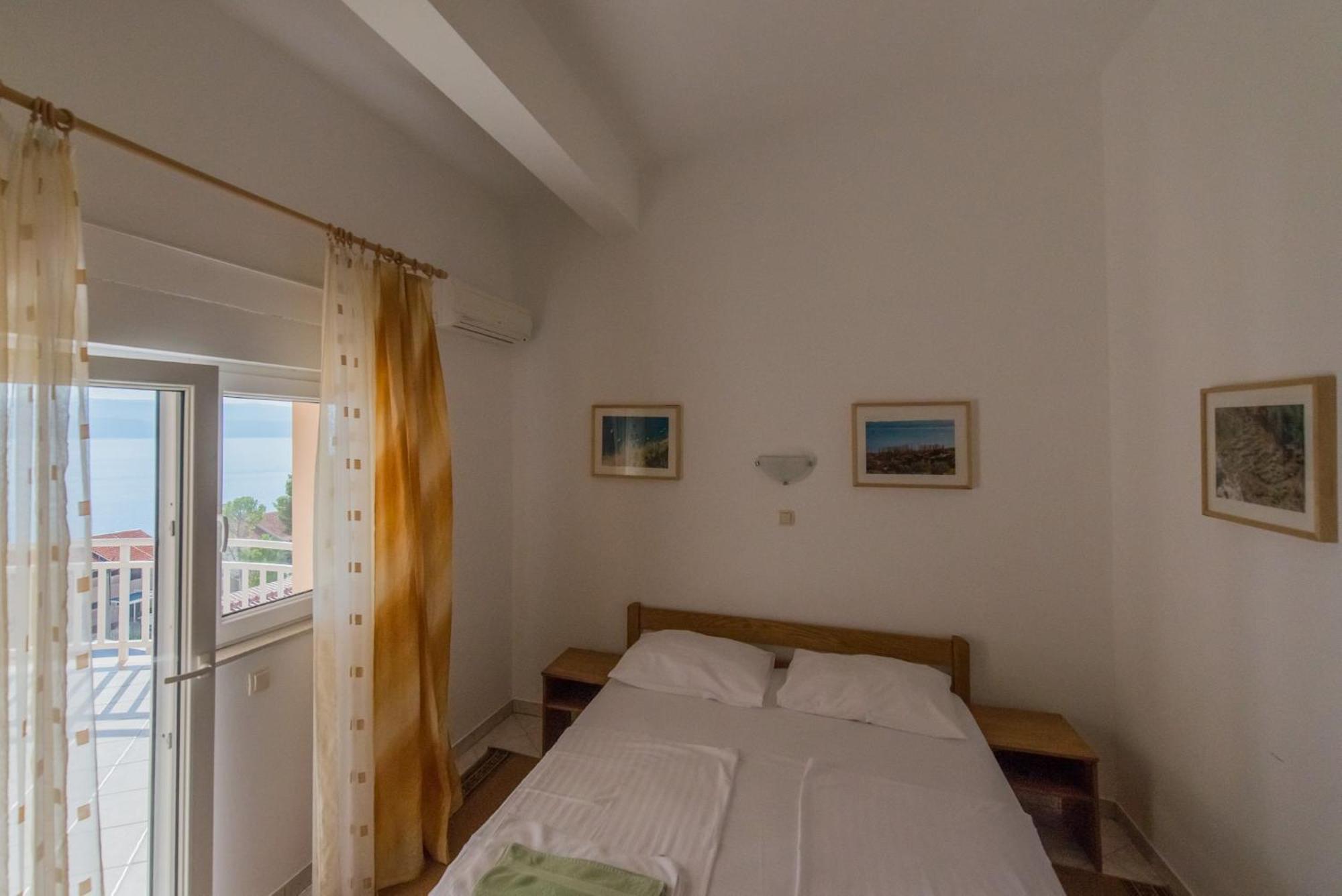 Bed And Breakfast Pero 3 Min Walk To The Beach Lokva Rogoznica Luaran gambar
