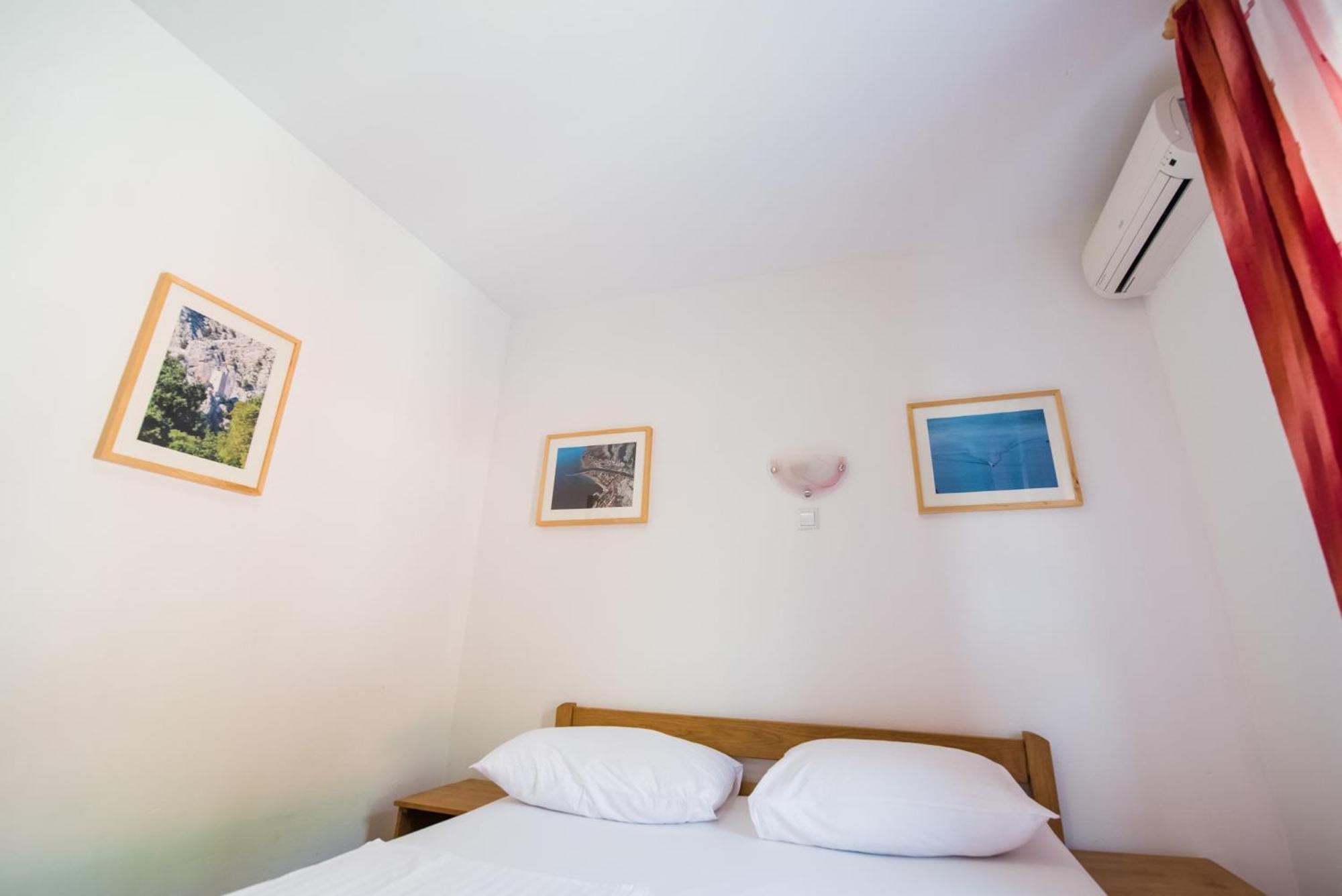 Bed And Breakfast Pero 3 Min Walk To The Beach Lokva Rogoznica Luaran gambar