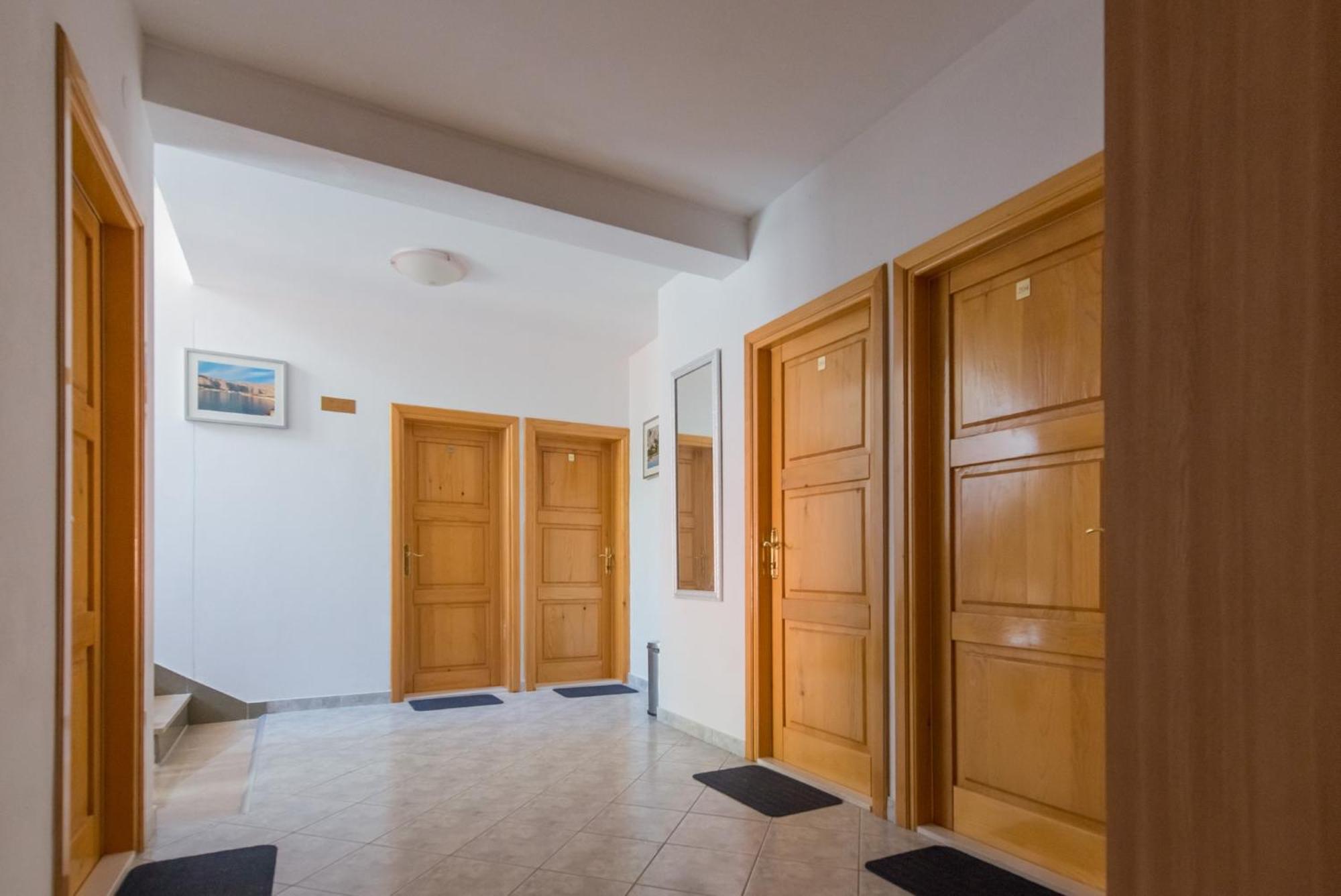 Bed And Breakfast Pero 3 Min Walk To The Beach Lokva Rogoznica Luaran gambar