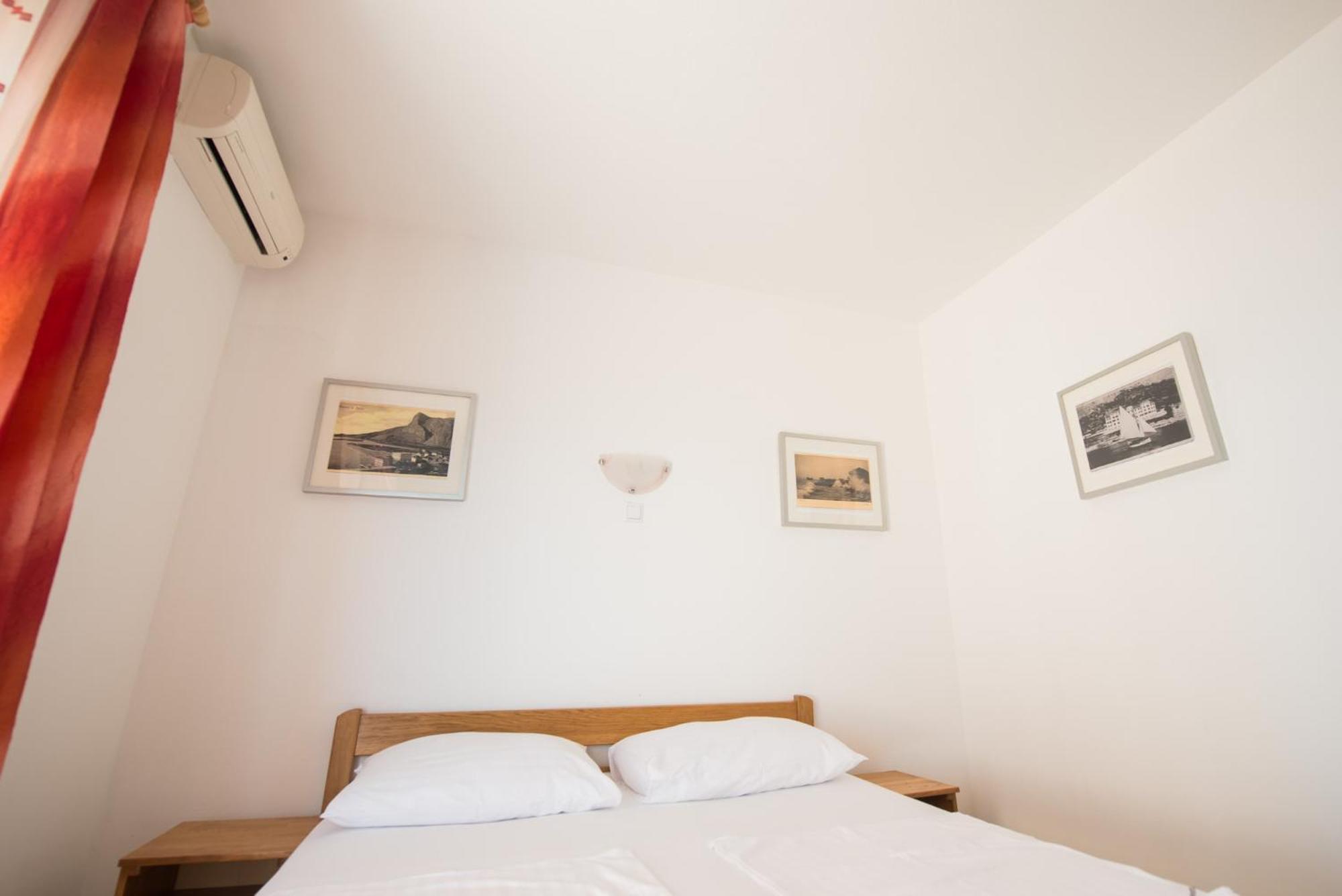 Bed And Breakfast Pero 3 Min Walk To The Beach Lokva Rogoznica Luaran gambar