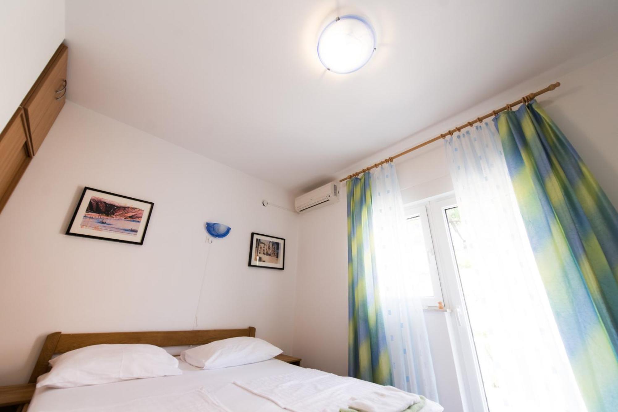 Bed And Breakfast Pero 3 Min Walk To The Beach Lokva Rogoznica Luaran gambar